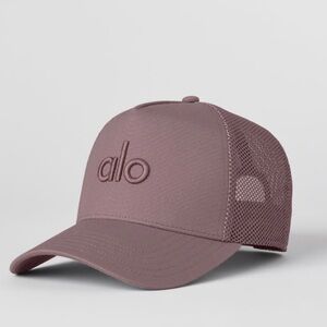 Alo Yoga District Trucker Hat Mushroom One Size